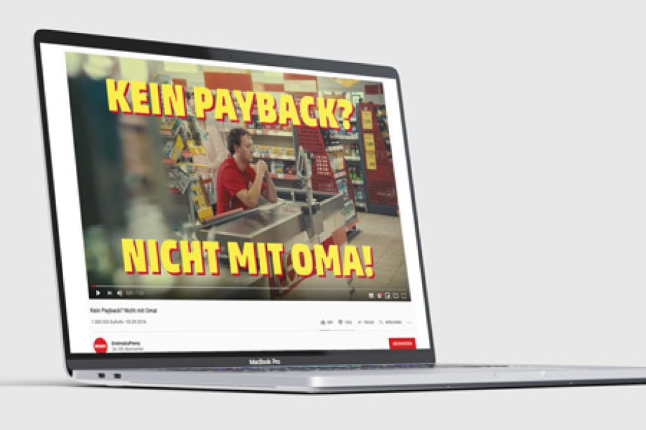 MacBook Pro Mockup of "Kein Payback? Nicht mit Oma" 